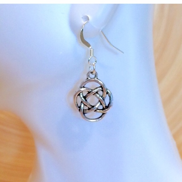 Jewelry - Celtic eternal knot silver dangle earrings